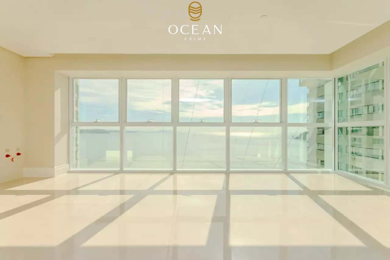 Apartamento no Edifício One Tower em Balneário Camboriú - Frente Mar — foto principal