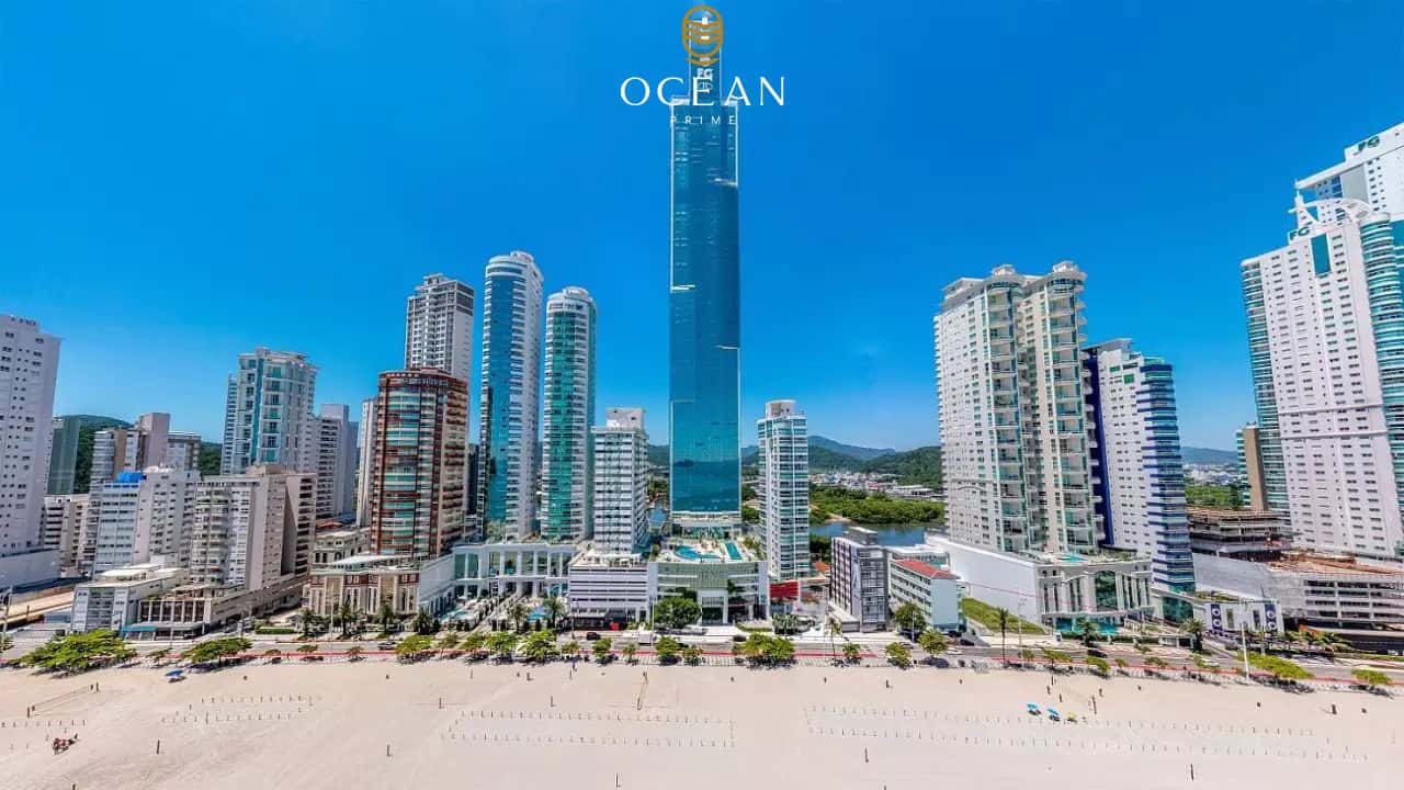 Apartamento no Edifício One Tower em Balneário Camboriú - Frente Mar — foto principal