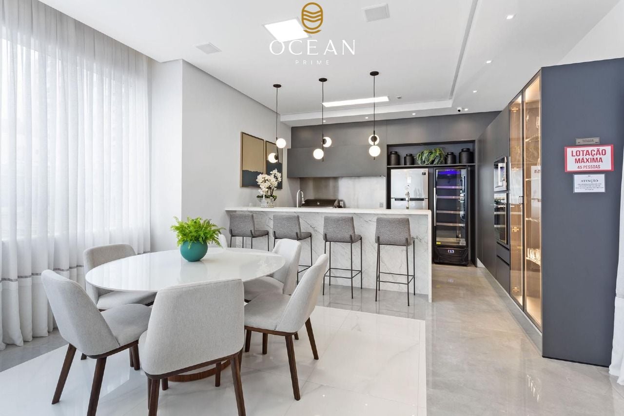 Apartamento à venda em Balneário Camboriú no Edificio Eleganza Tower