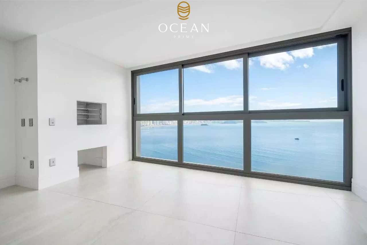 Apartamento à venda em Balneário Camboriúno Edifício Pharos - Frente Mar — foto principal