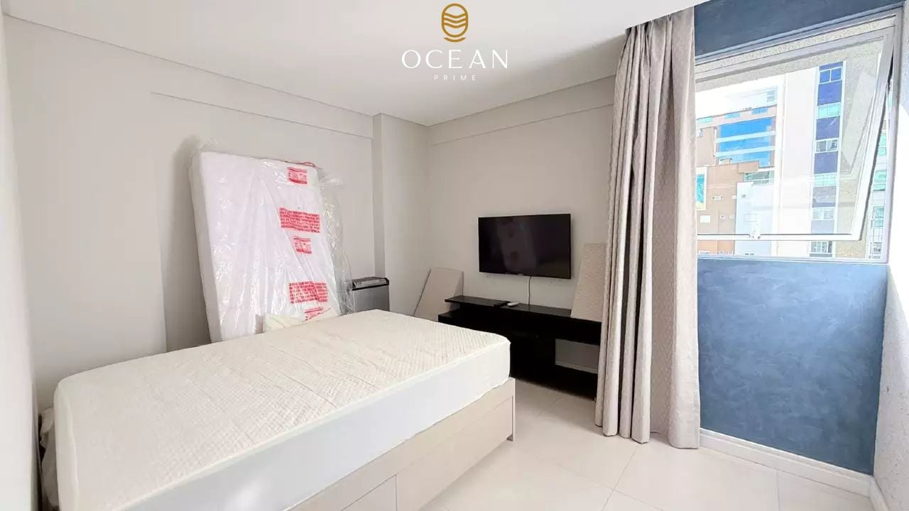 Apartamento à venda no Meia Praia: