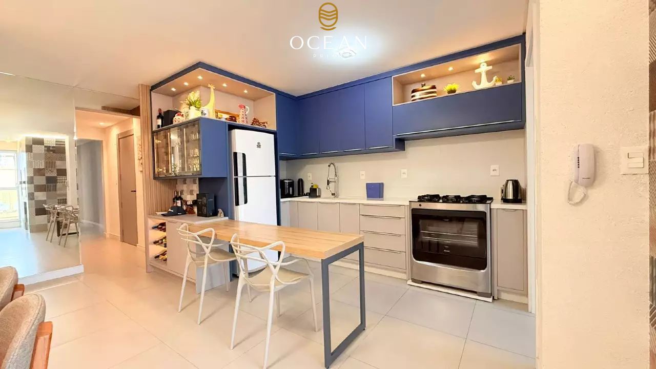 Apartamento à venda no Meia Praia: