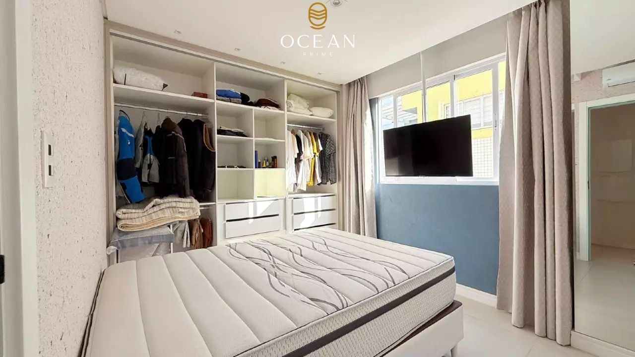 Apartamento à venda no Meia Praia: