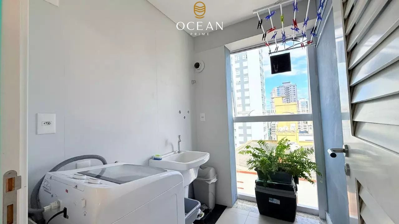 Apartamento à venda no Meia Praia: