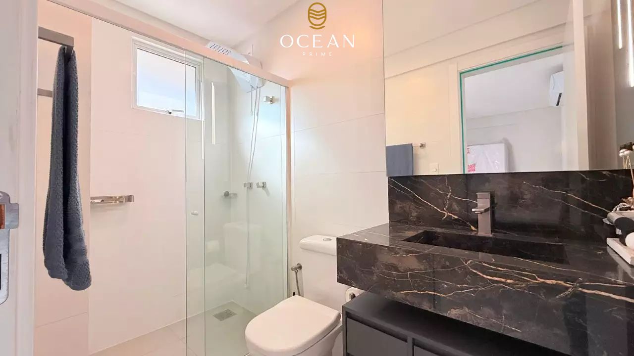 Apartamento à venda no Meia Praia: