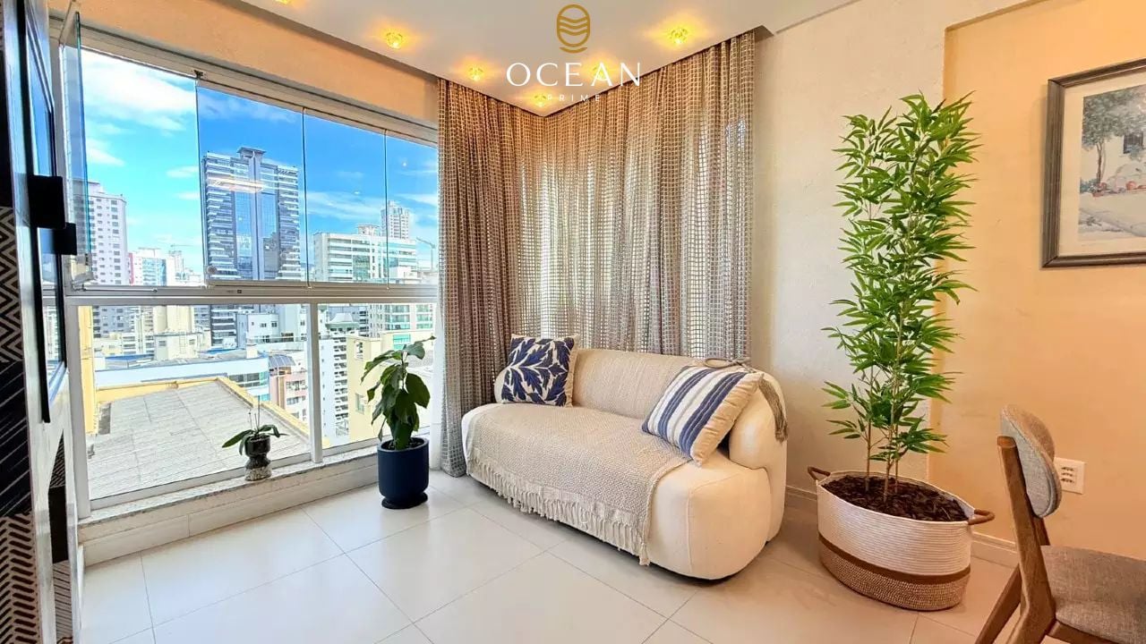 Apartamento à venda no Meia Praia: